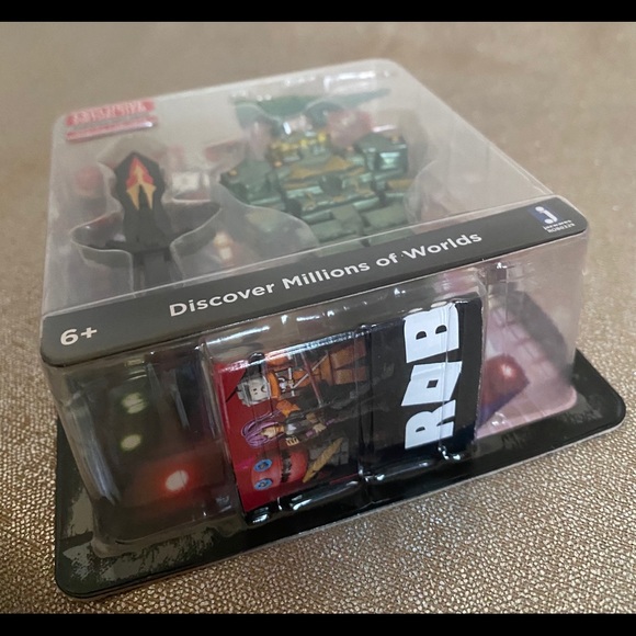 Roblox Series 8 Celebrity Action Core Figure - Picture 8 of 11